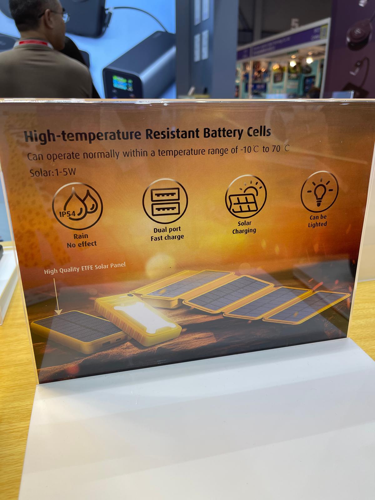 Solar Panel High-temperature Resistant Power Bank with LED Light
